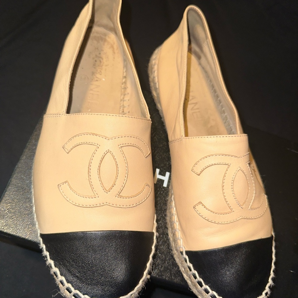 CHANEL Espadrilles